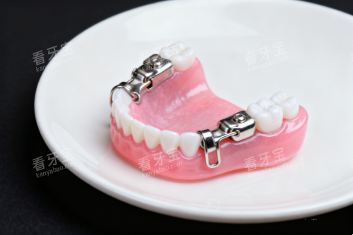 活动假牙卡通图一览 活动假牙卡通图一览