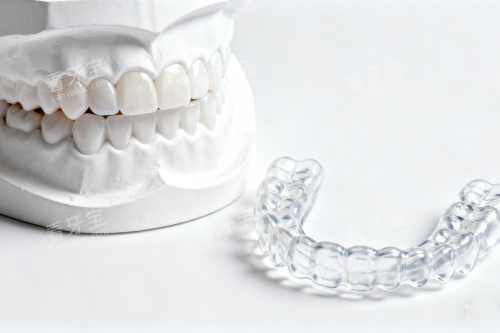 牙齿透明保持器展示图 牙齿透明保持器展示图